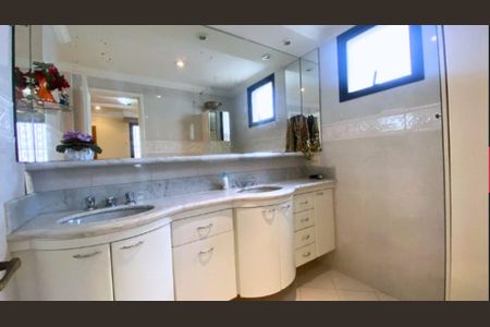 Apartamento à venda com 214m², 5 quartos e 4 vagas