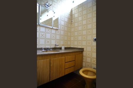 Casa à venda com 150m², 3 quartos e 2 vagasBanheiro 1