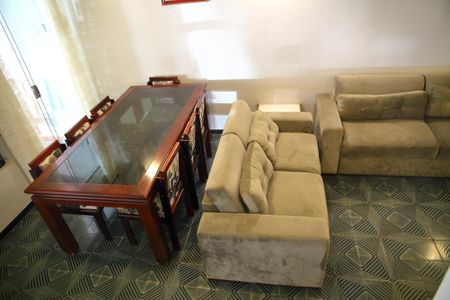 Casa à venda com 150m², 3 quartos e 2 vagasSala