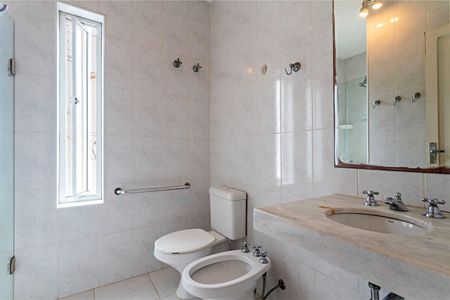 Casa à venda com 145m², 2 quartos e 1 vaga Casa à venda com 145m², 2 quartos e 1 vagaBanheiro