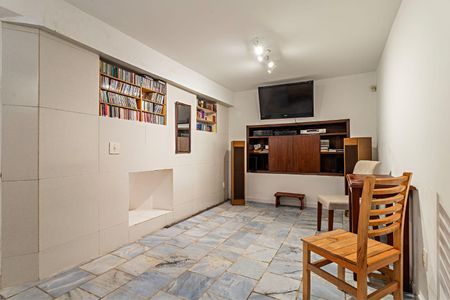 Casa à venda com 145m², 2 quartos e 1 vaga Casa à venda com 145m², 2 quartos e 1 vagaSala de TV