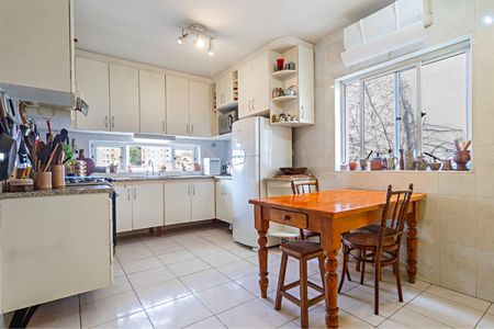 Casa à venda com 145m², 2 quartos e 1 vaga Casa à venda com 145m², 2 quartos e 1 vagaCozinha