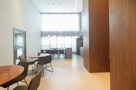 Studio à venda com 27m², 1 quarto e sem vaga Studio à venda com 27m², 1 quarto e sem vagaCondomínio - Salão de Festas