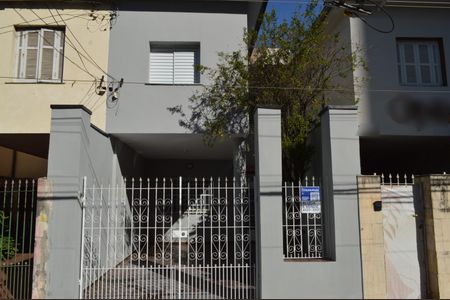 Casa para alugar com 155m², 3 quartos e 1 vaga Casa para alugar com 155m², 3 quartos e 1 vagaFachada + Plaquinha