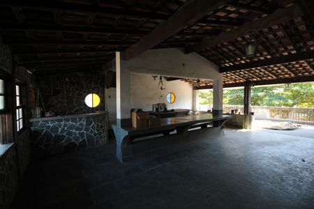 Casa de condomínio à venda com 374m², 4 quartos e 2 vagasTerraço