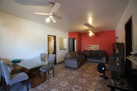 Casa de condomínio à venda com 374m², 4 quartos e 2 vagasCasa 1: Sala