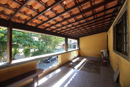 Casa de condomínio à venda com 374m², 4 quartos e 2 vagasCasa 1: Varanda