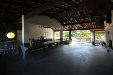 Casa de condomínio à venda com 374m², 4 quartos e 2 vagasTerraço