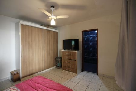 Casa de condomínio à venda com 374m², 4 quartos e 2 vagasCasa 1: Quarto 2 - Suíte