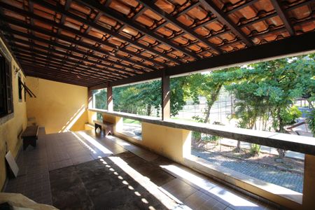 Casa de condomínio à venda com 374m², 4 quartos e 2 vagasCasa 1: Varanda