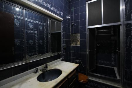 Casa de condomínio à venda com 374m², 4 quartos e 2 vagasCasa 2: Banheiro Social