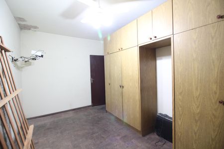 Casa de condomínio à venda com 374m², 4 quartos e 2 vagasCasa 2: Quarto 1