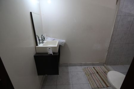 Casa de condomínio à venda com 374m², 4 quartos e 2 vagasCasa 1: Banheiro Social