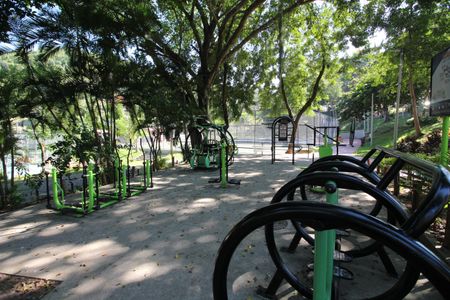 Casa de condomínio à venda com 374m², 4 quartos e 2 vagasAcademia da Terceira Idade