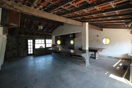 Casa de condomínio à venda com 374m², 4 quartos e 2 vagasTerraço