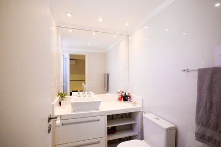 Apartamento à venda com 144m², 3 quartos e 2 vagasBanheiro do quarto 1