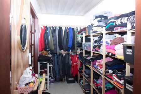 Casa à venda com 232m², 4 quartos e sem vaga Casa à venda com 232m², 4 quartos e sem vagaCloset do Quarto 1