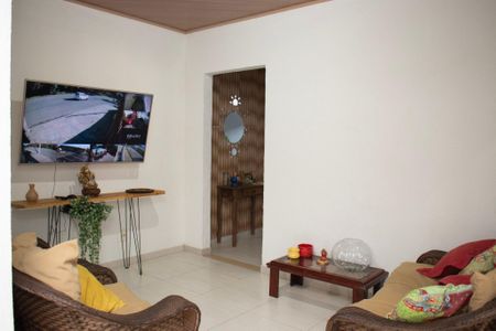 Casa à venda com 232m², 4 quartos e sem vaga Casa à venda com 232m², 4 quartos e sem vagaSala 2