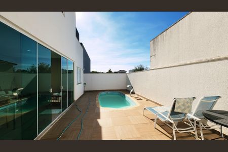 Casa de condomínio à venda com 275m², 3 quartos e 4 vagasVaranda Gourmet