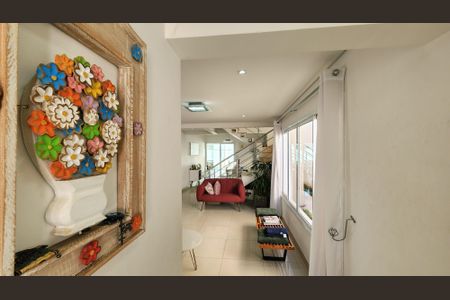 Casa de condomínio à venda com 275m², 3 quartos e 4 vagasSala