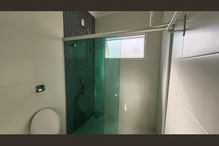 Casa de condomínio à venda com 275m², 3 quartos e 4 vagasBanheiro da Suíte 2