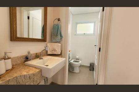 Casa de condomínio à venda com 275m², 3 quartos e 4 vagasLavabo