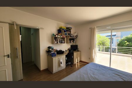 Casa de condomínio à venda com 275m², 3 quartos e 4 vagasSuíte 1