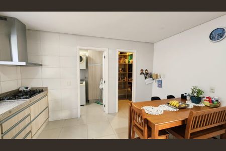 Casa de condomínio à venda com 275m², 3 quartos e 4 vagasCozinha