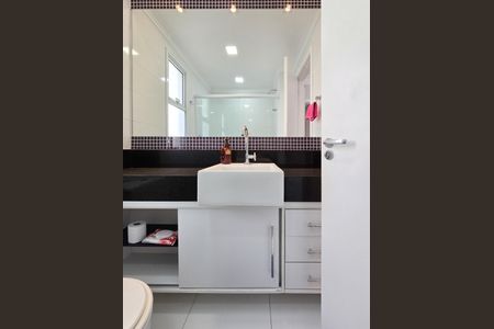 Apartamento à venda com 82m², 3 quartos e 2 vagasBanheiro- Suíte
