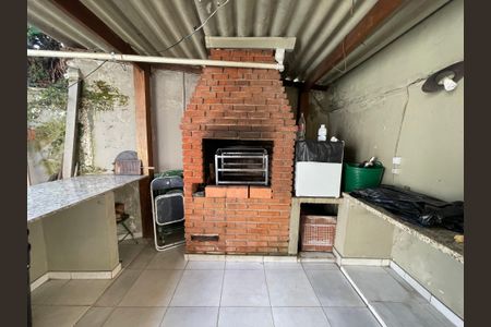 Casa à venda com 367m², 5 quartos e 2 vagas Casa à venda com 367m², 5 quartos e 2 vagasÁrea comum