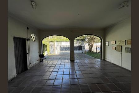 Casa à venda com 367m², 5 quartos e 2 vagas Casa à venda com 367m², 5 quartos e 2 vagasÁrea comum