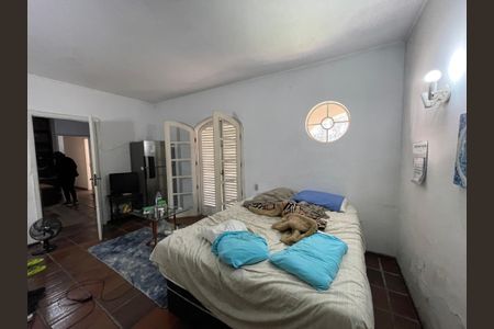 Casa à venda com 367m², 5 quartos e 2 vagas Casa à venda com 367m², 5 quartos e 2 vagasQuarto 5