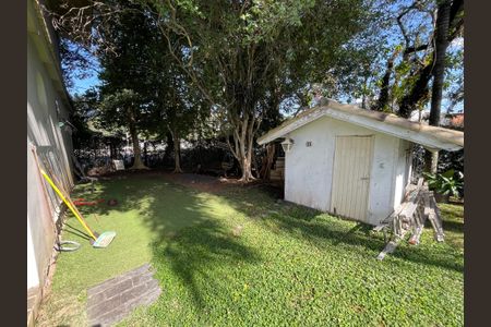 Casa à venda com 367m², 5 quartos e 2 vagas Casa à venda com 367m², 5 quartos e 2 vagasÁrea comum