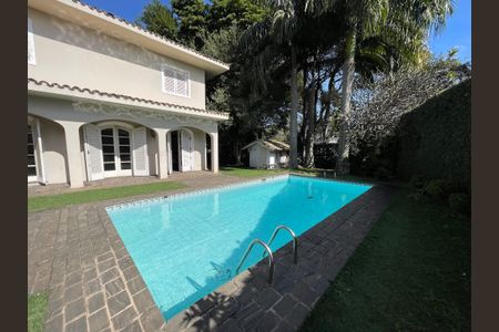 Casa à venda com 367m², 5 quartos e 2 vagas Casa à venda com 367m², 5 quartos e 2 vagasÁrea comum