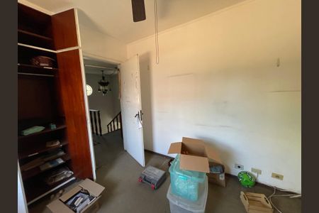 Casa à venda com 367m², 5 quartos e 2 vagas Casa à venda com 367m², 5 quartos e 2 vagasQuarto 4