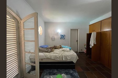 Casa à venda com 367m², 5 quartos e 2 vagas Casa à venda com 367m², 5 quartos e 2 vagasQuarto 5