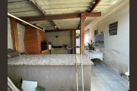 Casa à venda com 367m², 5 quartos e 2 vagas Casa à venda com 367m², 5 quartos e 2 vagasÁrea comum