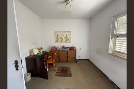 Casa à venda com 367m², 5 quartos e 2 vagas Casa à venda com 367m², 5 quartos e 2 vagasQuarto 3