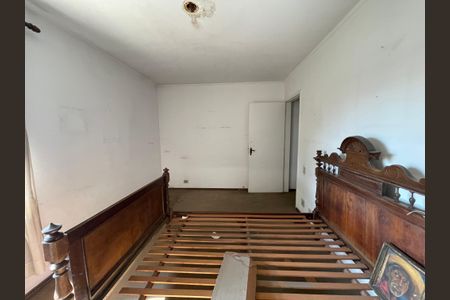 Casa à venda com 367m², 5 quartos e 2 vagas Casa à venda com 367m², 5 quartos e 2 vagasQuarto 2