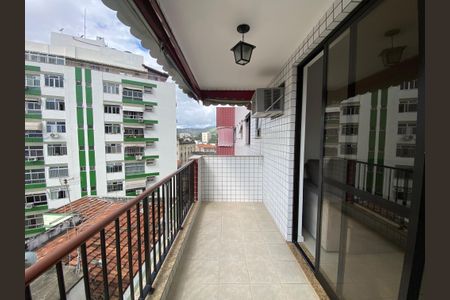 Apartamento à venda com 94m², 3 quartos e 2 vagasVaranda 