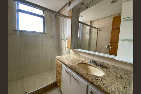 Apartamento à venda com 94m², 3 quartos e 2 vagasBanheiro Social