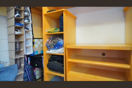 Apartamento à venda com 75m², 3 quartos e 1 vaga Apartamento à venda com 75m², 3 quartos e 1 vagaCloset quarto 2