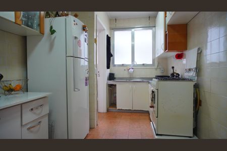 Cozinha  de apartamento à venda com 3 quartos, 75m² em Floresta, Porto Alegre