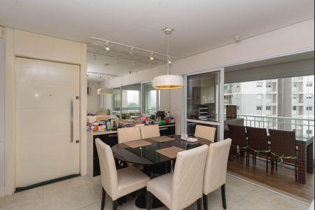 Apartamento à venda com 100m², 2 quartos e 2 vagasSala