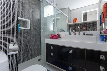 Apartamento à venda com 100m², 2 quartos e 2 vagasBanheiro da Suíte 1