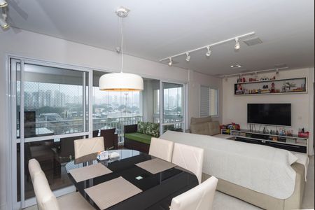 Apartamento à venda com 100m², 2 quartos e 2 vagasSala