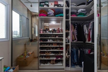 Apartamento à venda com 100m², 2 quartos e 2 vagasCloset Quarto 1 Suíte