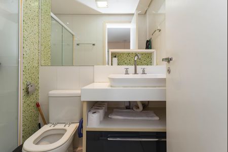 Apartamento à venda com 100m², 2 quartos e 2 vagasBanheiro da Suíte 2