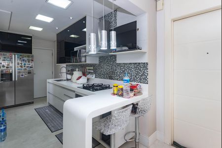 Apartamento à venda com 100m², 2 quartos e 2 vagasCozinha