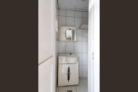Casa à venda com 80m², 2 quartos e 1 vaga Casa à venda com 80m², 2 quartos e 1 vagaBanheiro de Serviço
